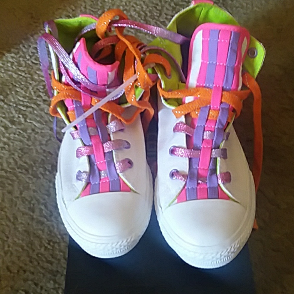 Converse Shoes - Picture 2 of 4